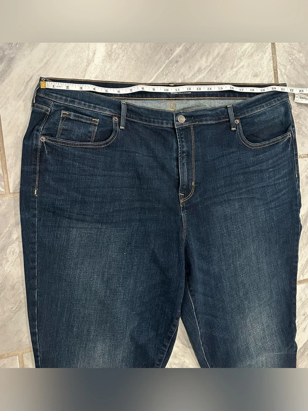 NWT Old Navy Womens Blue Curvy Straight Jeans Mid Rise Size 20Tall (43Wx32L)